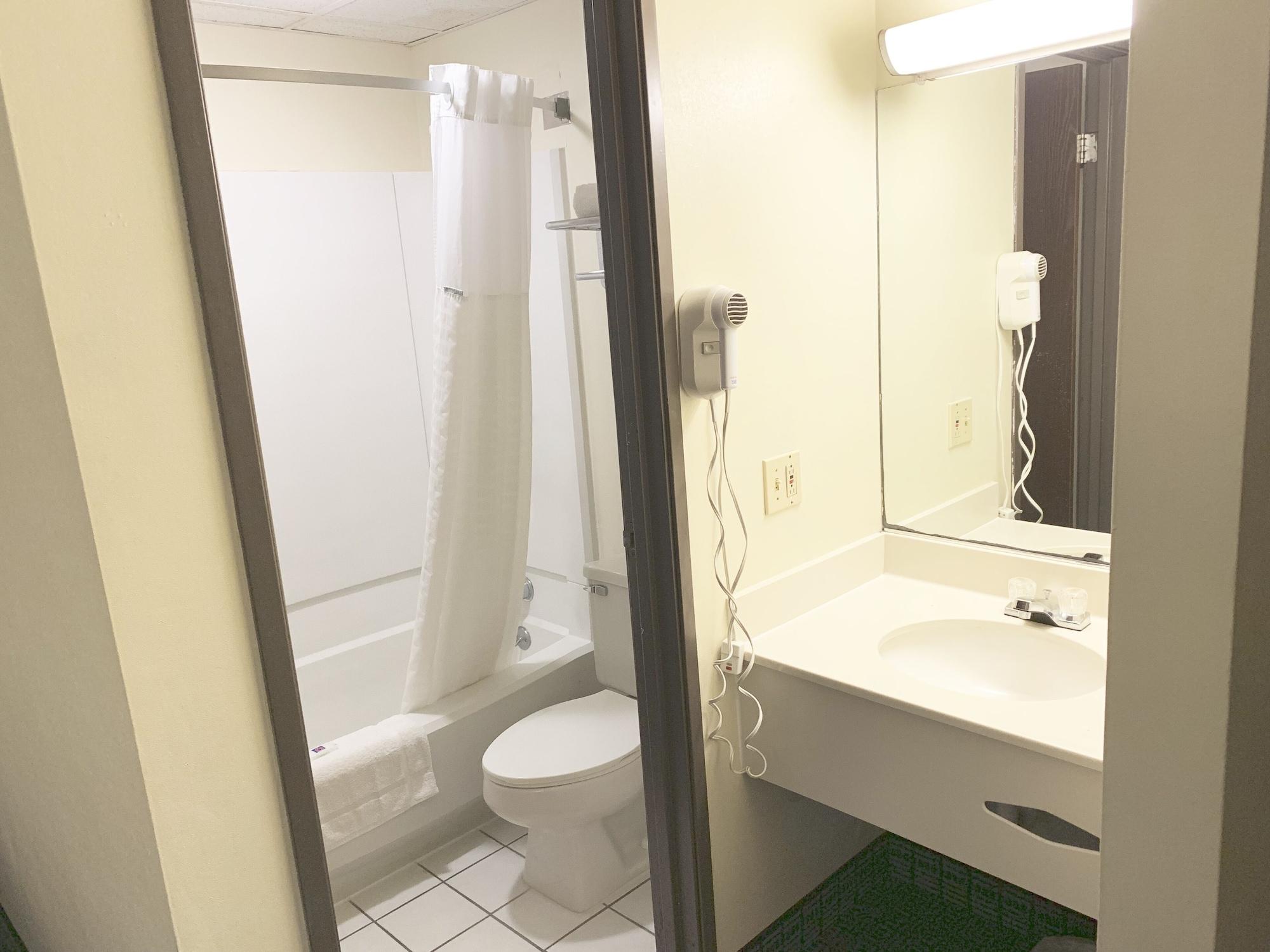 Motel 6 Mcgraw, Ny - Cortland Bagian luar foto
